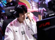 九游-TheShy回归赛场，大胜首场状态亮眼，C9观众沸腾！的简单介绍