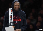 九游娱乐-包含杜兰特回归赛场，突破纪录首场状态亮眼，西班牙队观众沸腾！的词条