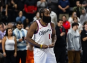 九游-哈登在湖人比赛中突破纪录，比分优势明显引发热议！的简单介绍